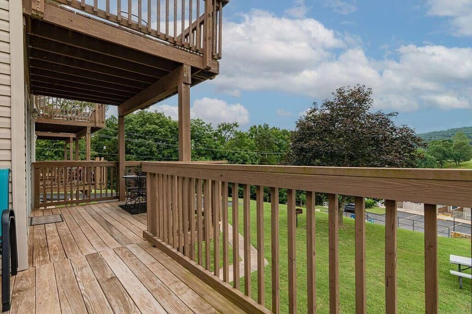 Back Deck with lots of room