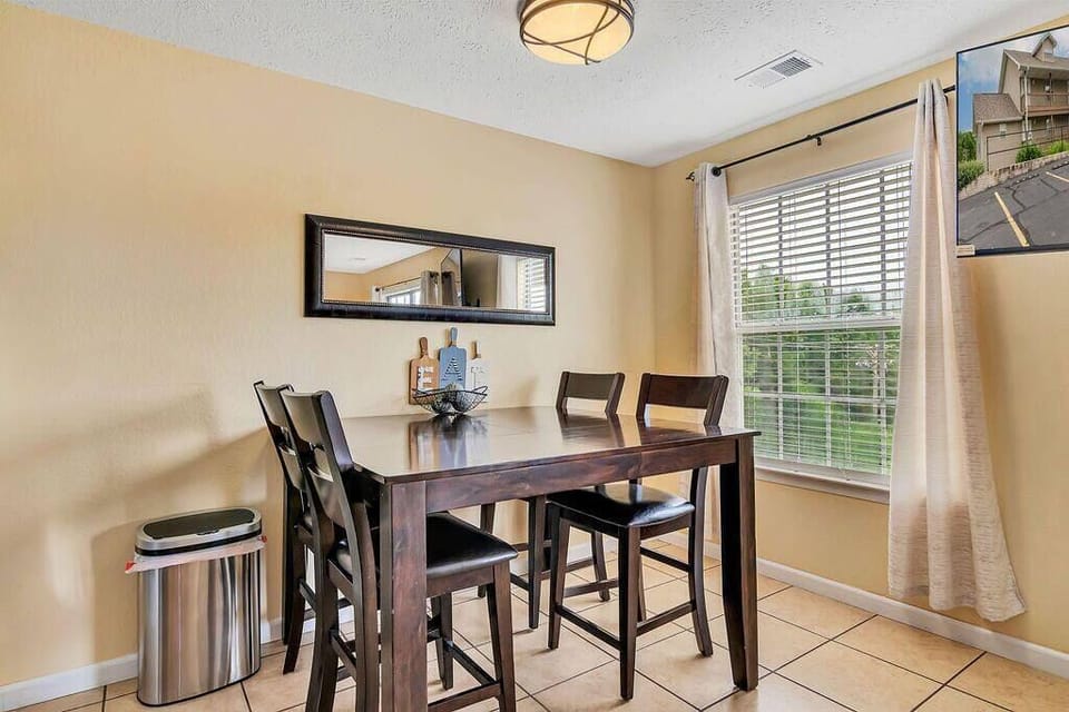 Dinning Room with seating for 4