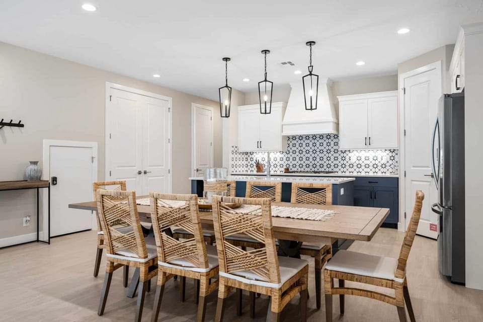 Townhome, 4 Bedrooms | Private kitchen | Fridge, oven, coffee/tea maker, toaster