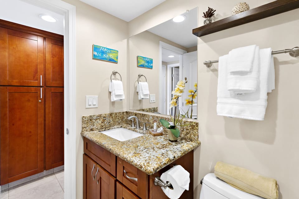 Essential bathroom linens provided