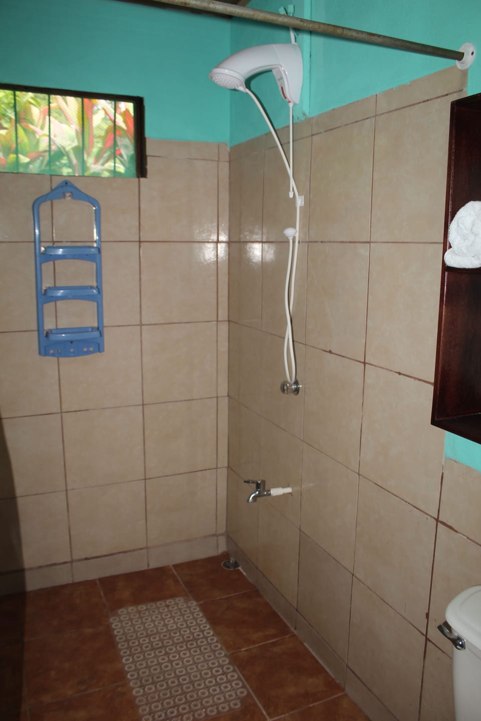 Standard Room | Bathroom | Shower, rainfall showerhead, towels, soap