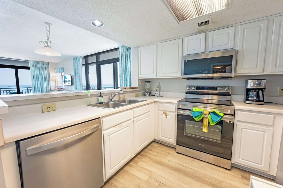 Fully Equipped Kitchen for Your Stay
