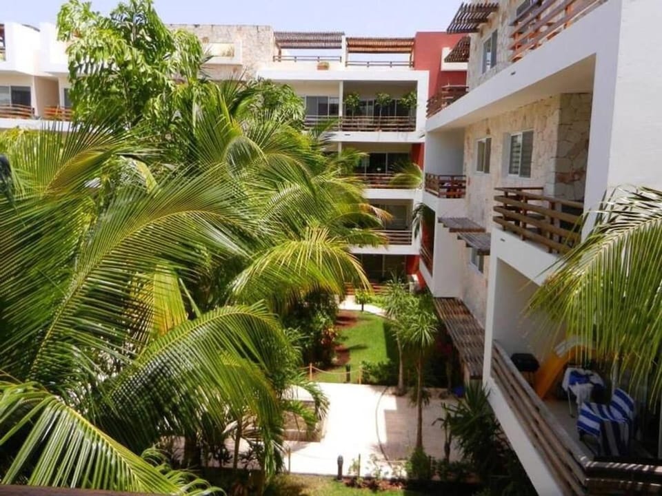 Apartment, 2 Bedrooms, Balcony, Garden View | Property grounds