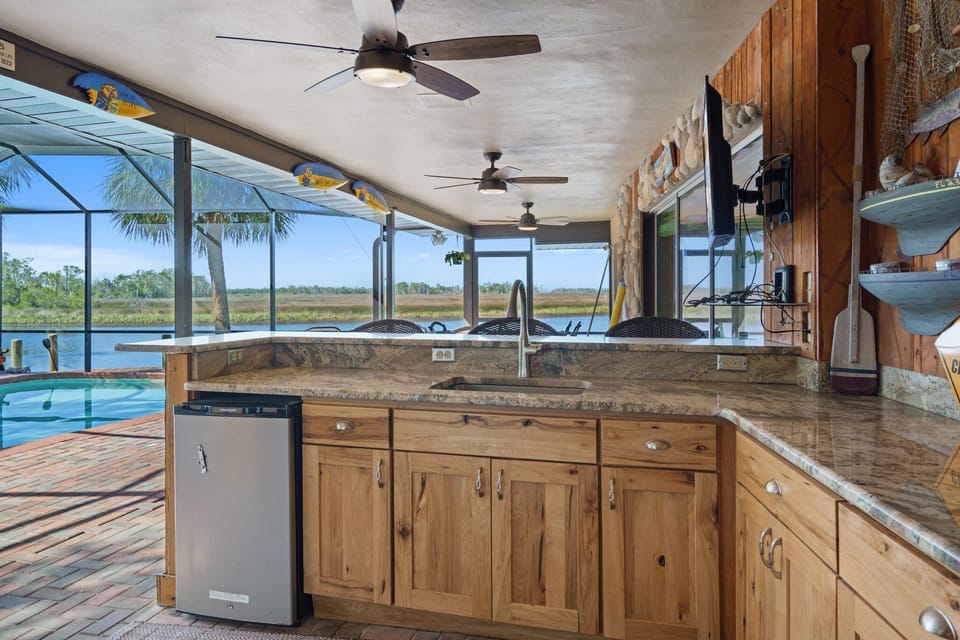 Outdoor kitchen 