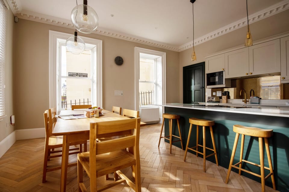 House, Private Bathroom | Dining
