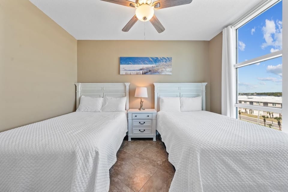22 Crystal Shores West 108 Bedroom 3