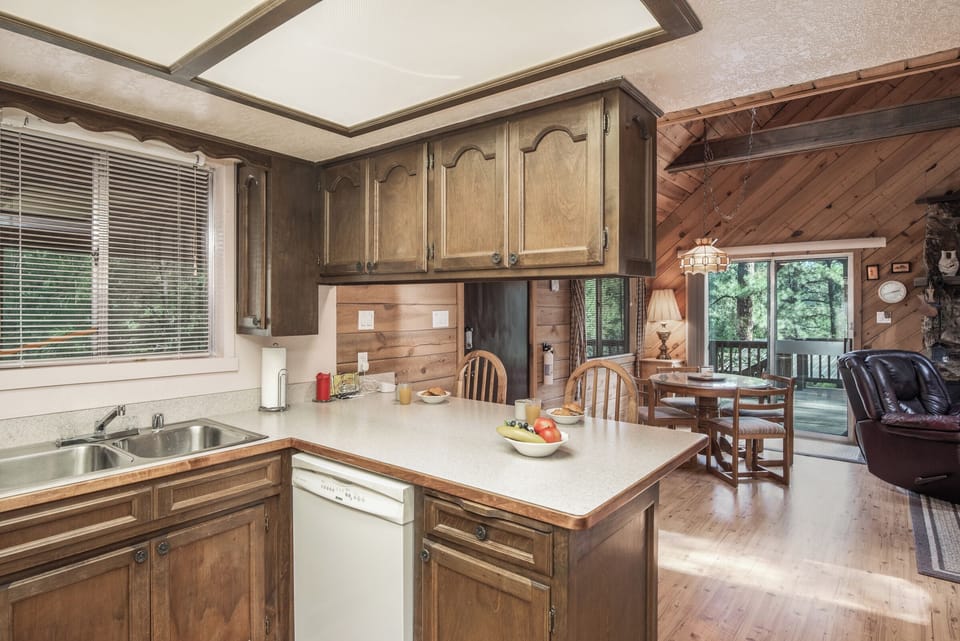 Studio (1 Bedroom) | Property amenity