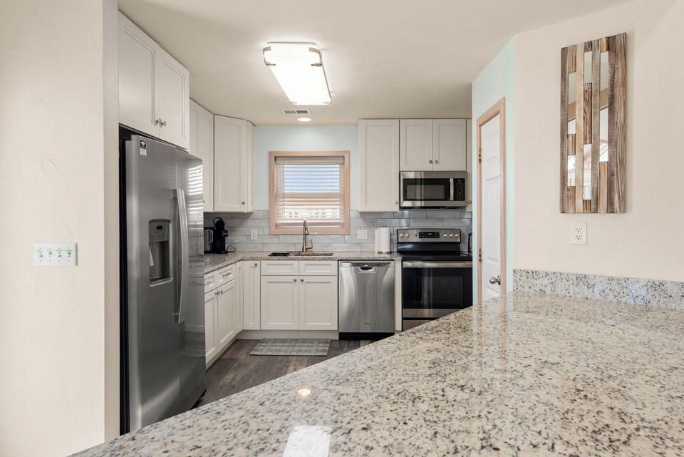 WH415: O'Shinn View | Top Level Kitchen