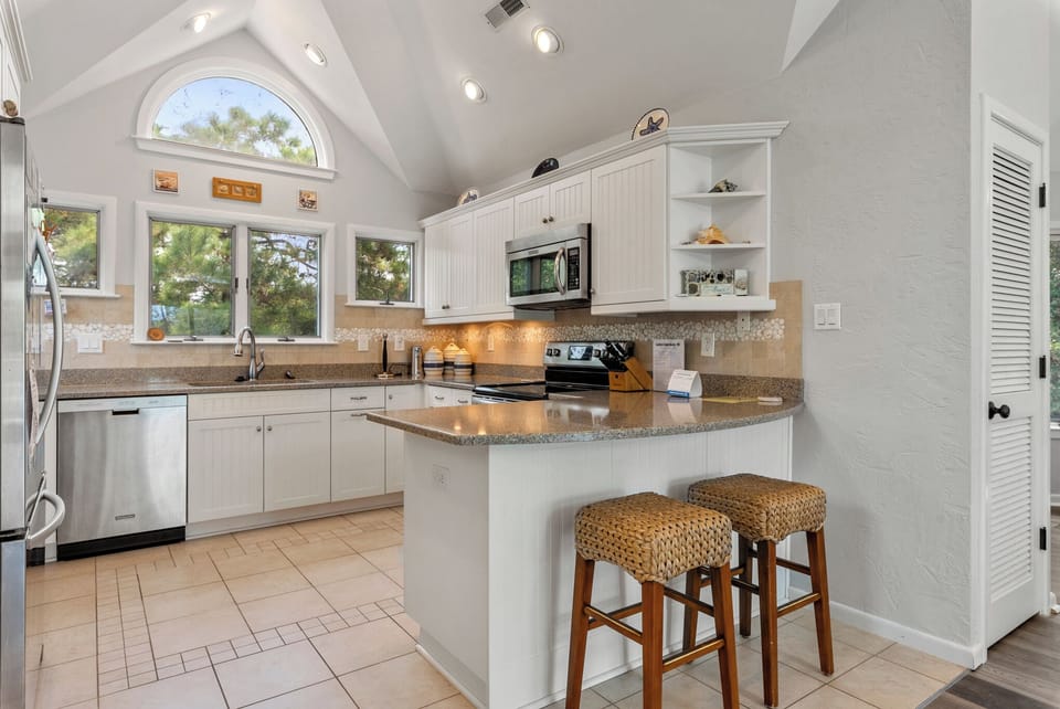 M971: Ultra Classic | Top Level Kitchen