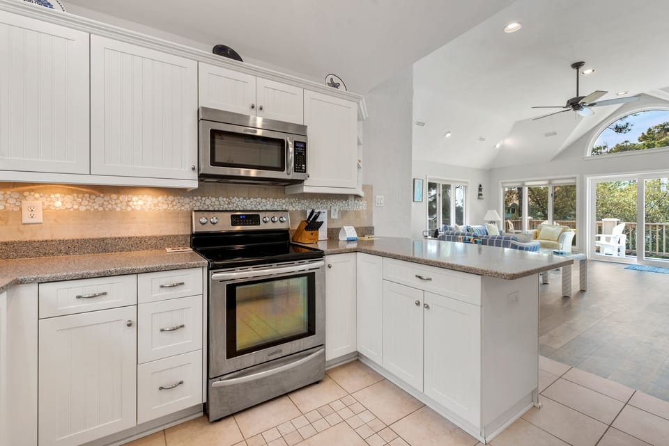 M971: Ultra Classic | Top Level Kitchen