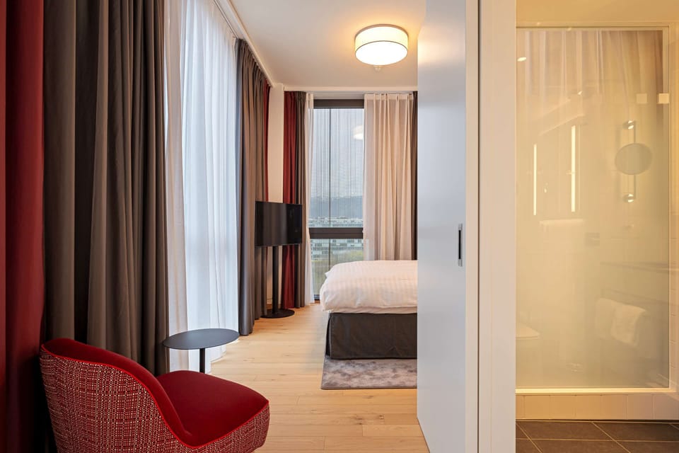 Deluxe Double Room | Minibar, in-room safe, desk, laptop workspace