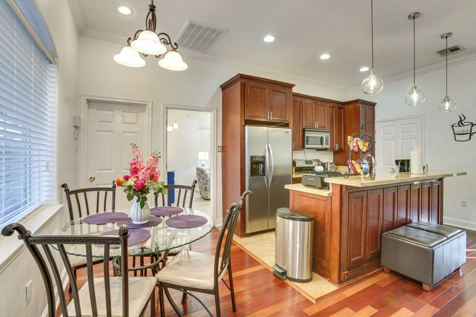 Kitchen | Equipped w/ Cooking Essentials