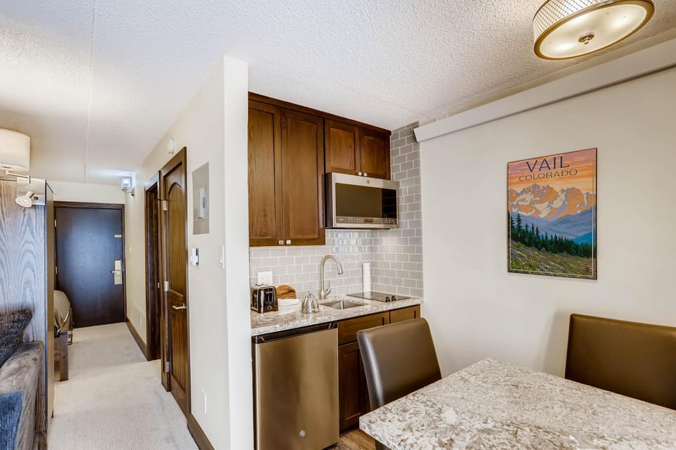 Studio, 1 Queen Bed with Sofa bed (Lift House Lodge, Close to Gondola, P) | Private kitchen