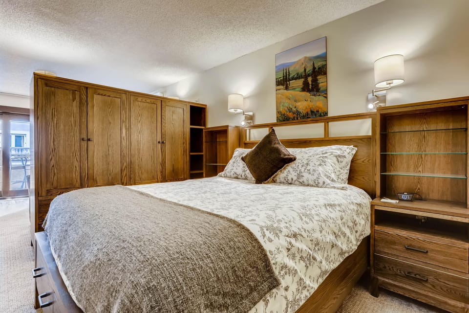 Studio, 1 Queen Bed with Sofa bed (Lift House Lodge, Close to Gondola, P)