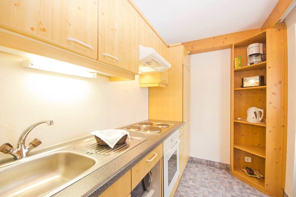 Apartment, 2 Bedrooms, Terrace | Private kitchen
