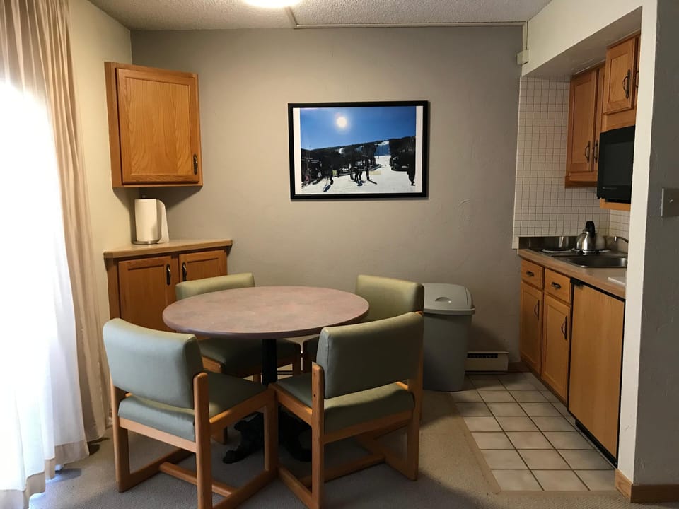 House, 1 Queen Bed with Sofa bed (Lift House 403, Studio Condo in Vail ) | Private kitchen | Cookware/dishes/utensils