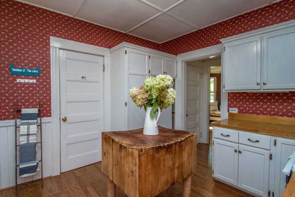 Half bath and laundry off kitchen