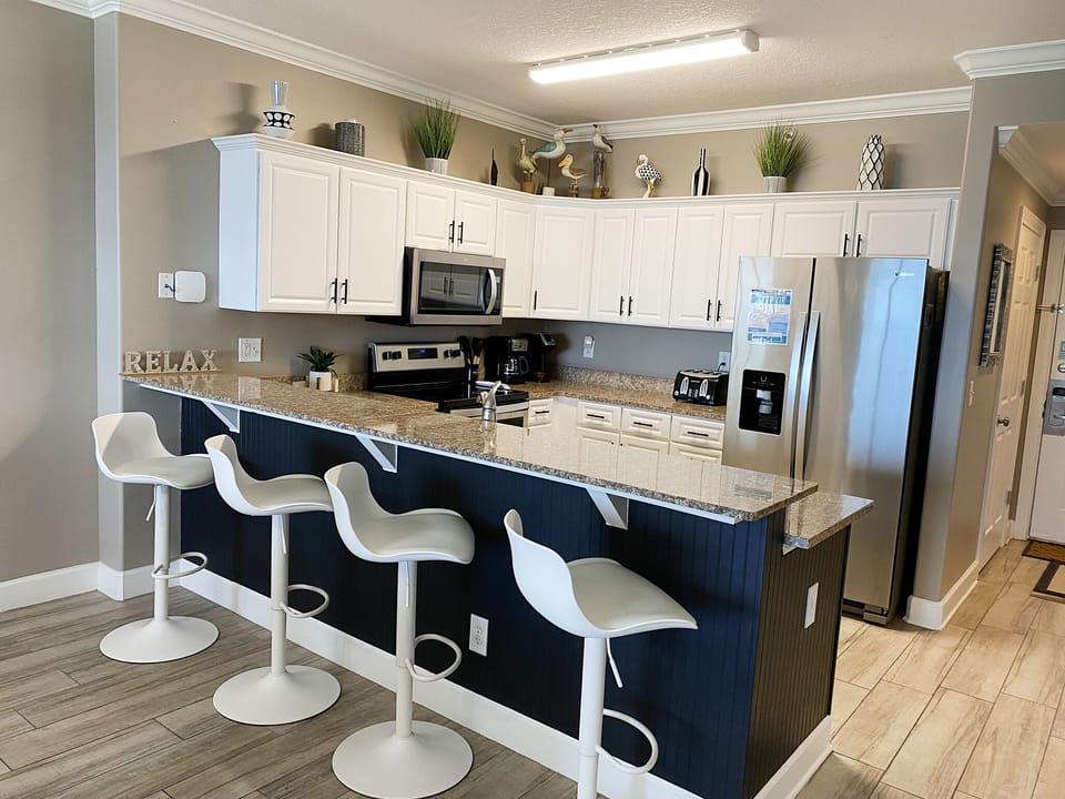 Eat-in bar seating