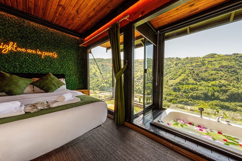 Nature Room Suite 1 | Egyptian cotton sheets, premium bedding, minibar, desk