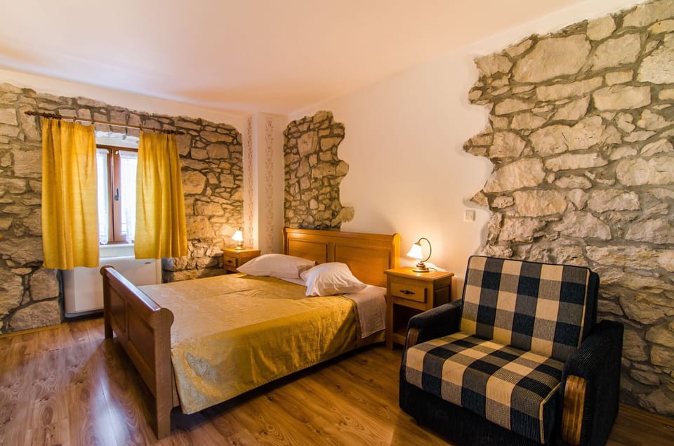 Family Triple Room | Free WiFi, bed sheets