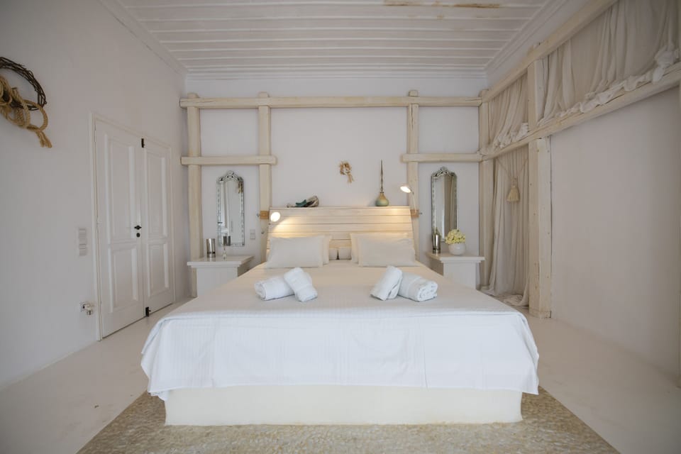 Villa | Free WiFi, bed sheets