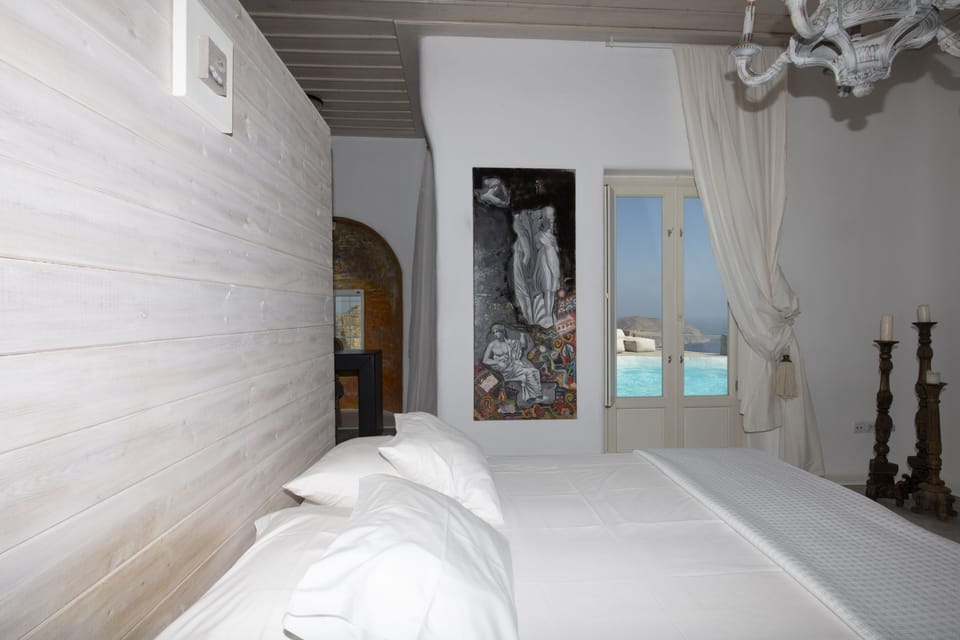 Villa | Free WiFi, bed sheets