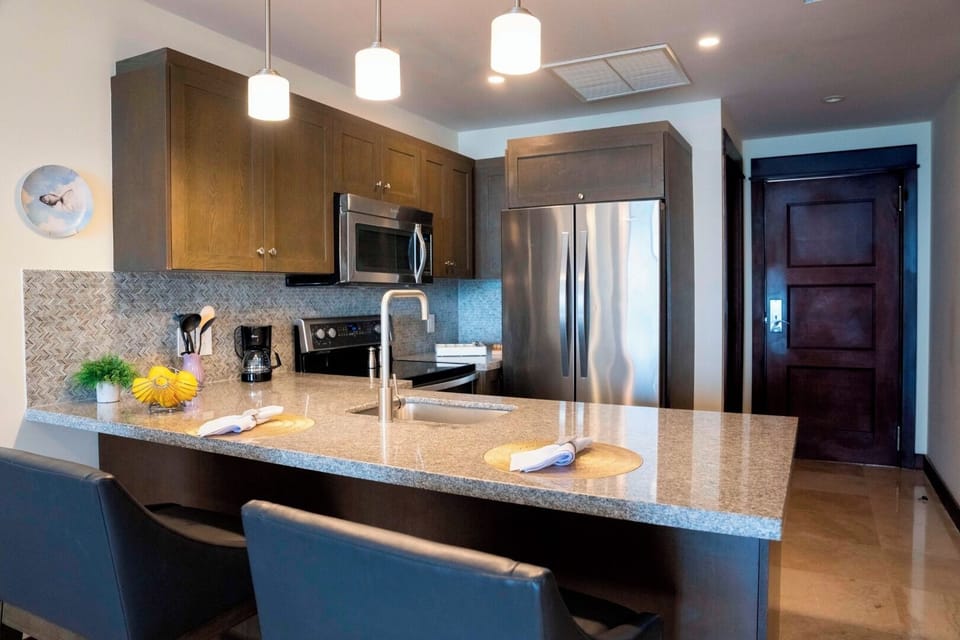 Condo, 1 Bedroom | Private kitchen