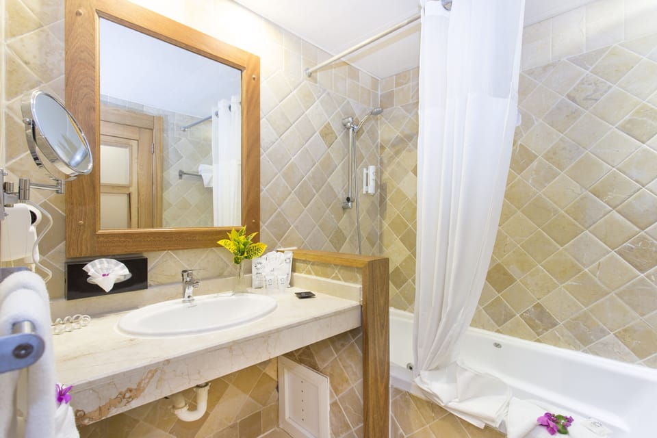 Free toiletries, hair dryer, towels