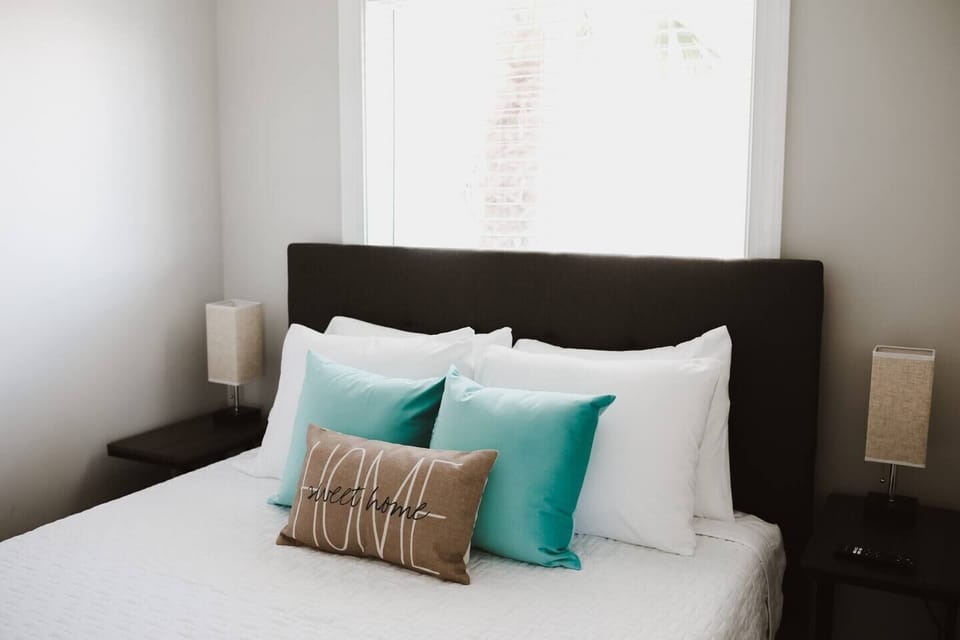 Bed linens and bath towels provided!