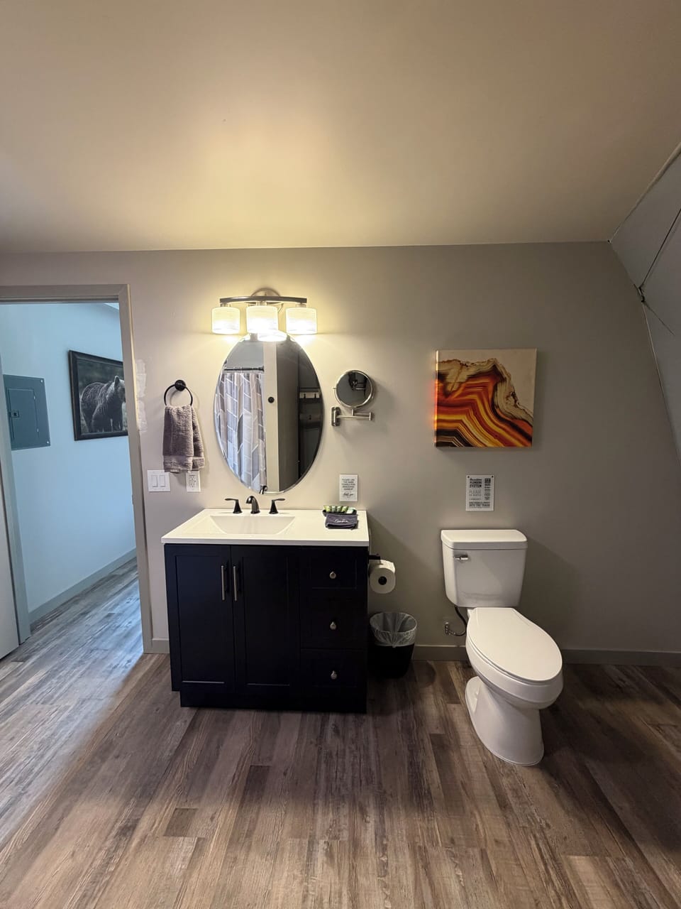 King Luxury Dome 16 | Bathroom | Shower, hair dryer, towels, soap
