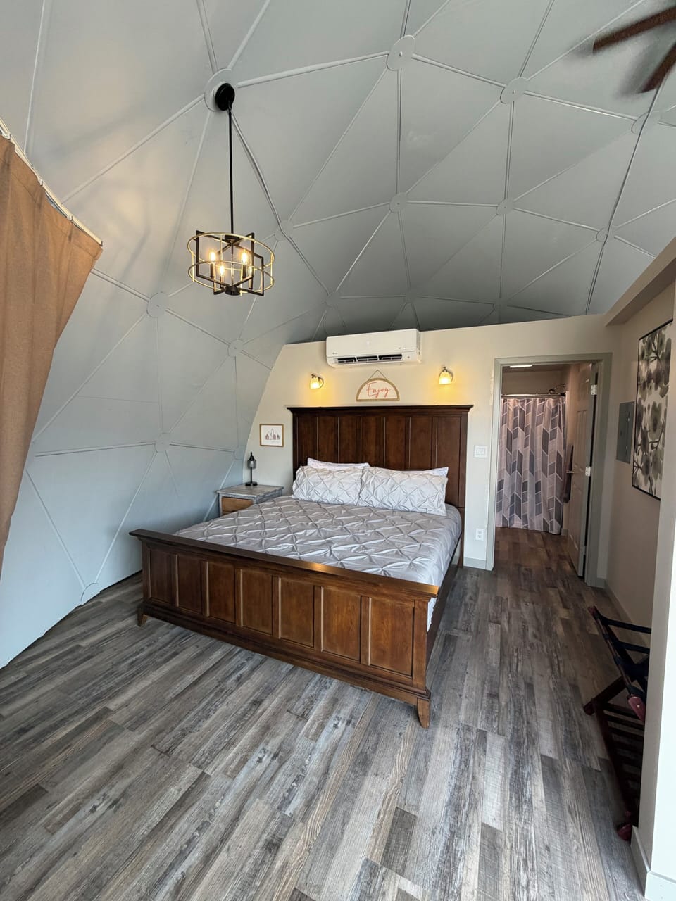 King Luxury Dome 17 | Individually decorated, individually furnished, free WiFi, bed sheets