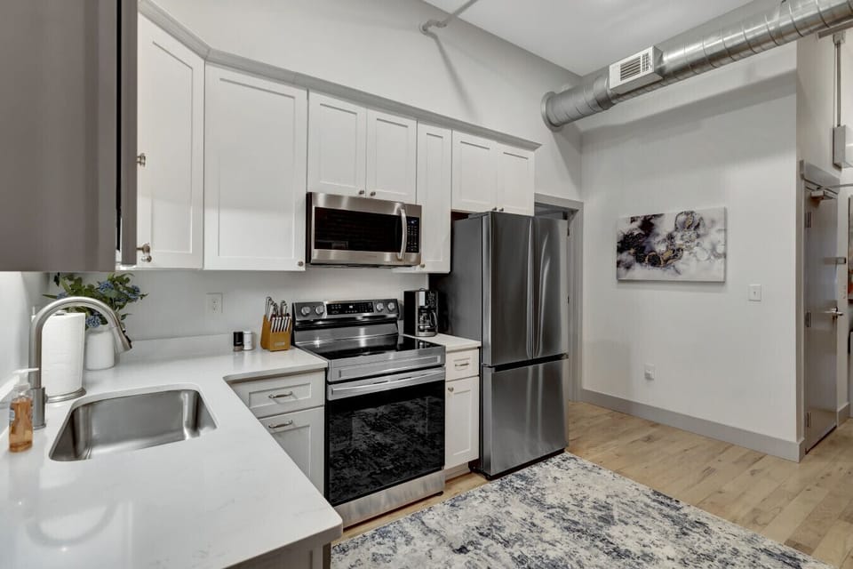 Majestic Lofts #402 - Full Kitchen!