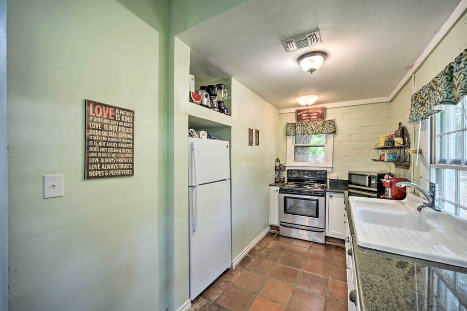 Kitchen | Stove/Oven | Microwave | Refrigerator