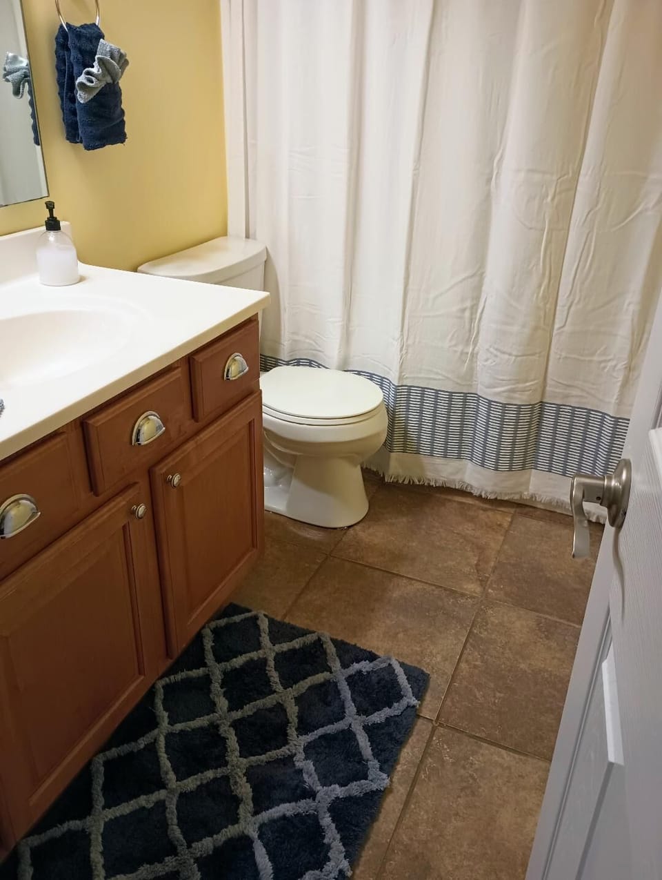 Lower level full bathroom 