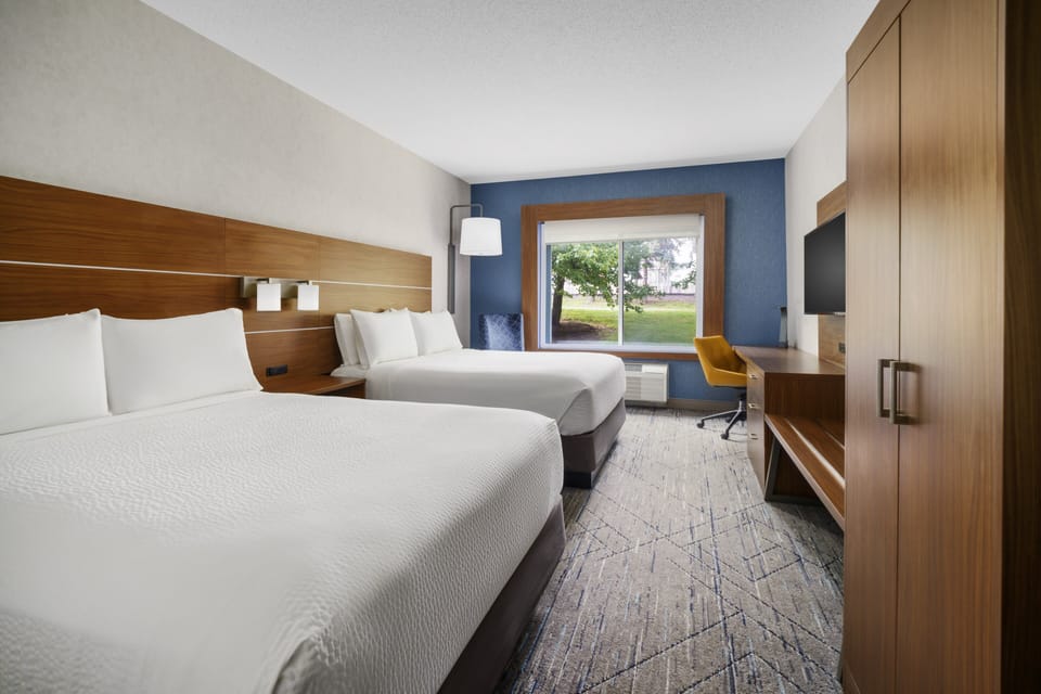In-room safe, desk, laptop workspace, blackout drapes