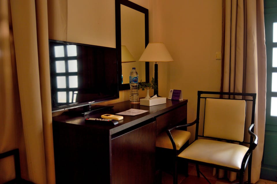 Minibar, in-room safe, blackout drapes, bed sheets