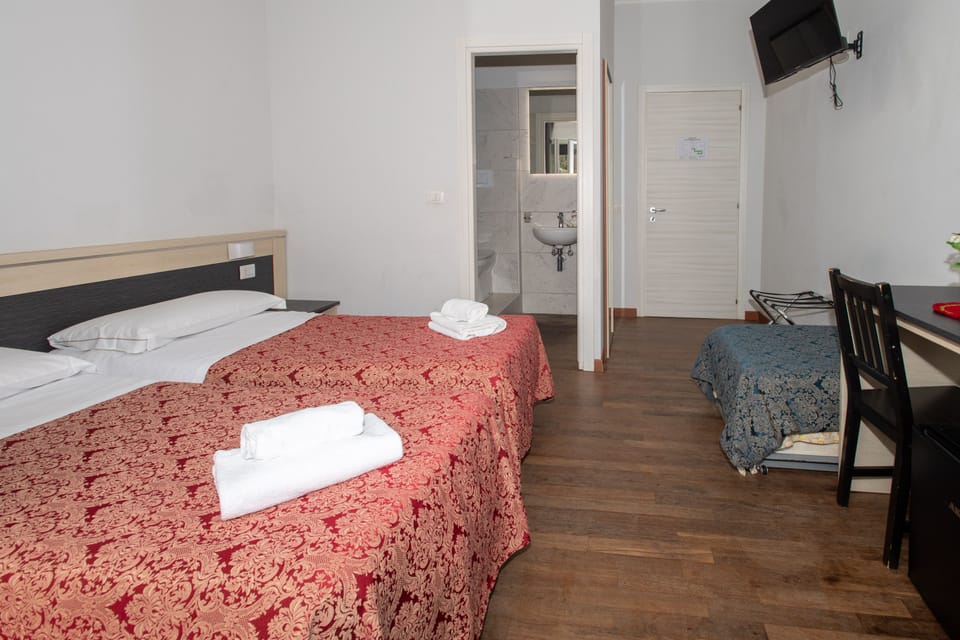 Double or Twin Room | In-room safe, individually furnished, desk, laptop workspace
