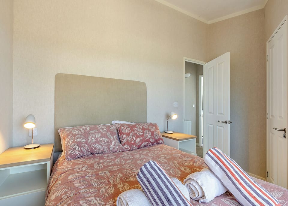 Bedroom, Bed
