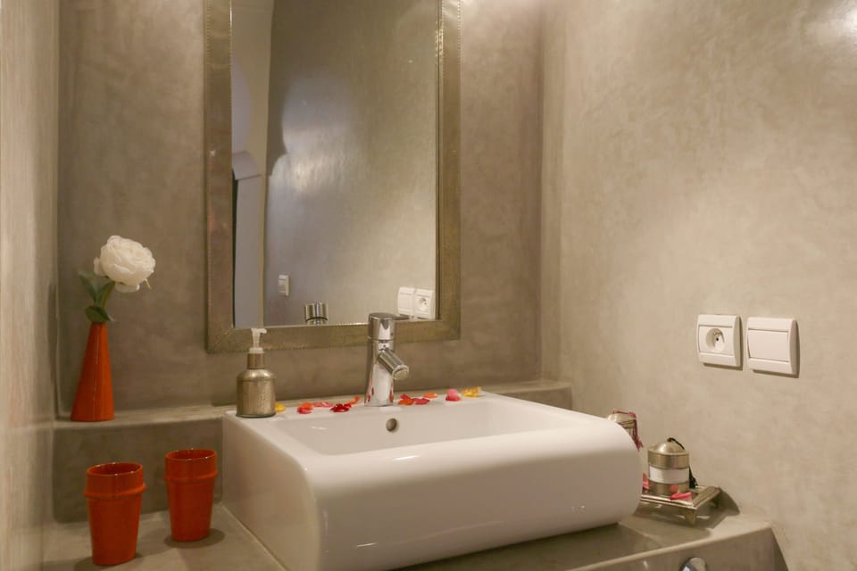 Standard Double Room | Premium bedding, in-room safe, free cribs/infant beds, free WiFi