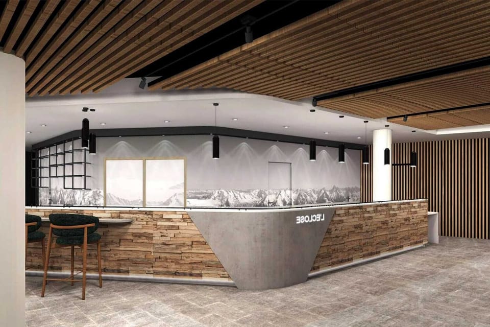 Entrance / Reception