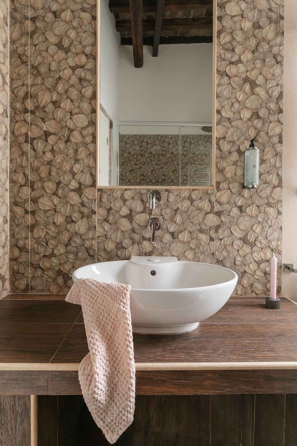 Exclusive Condo | Bathroom | Shower, hair dryer, bidet, towels