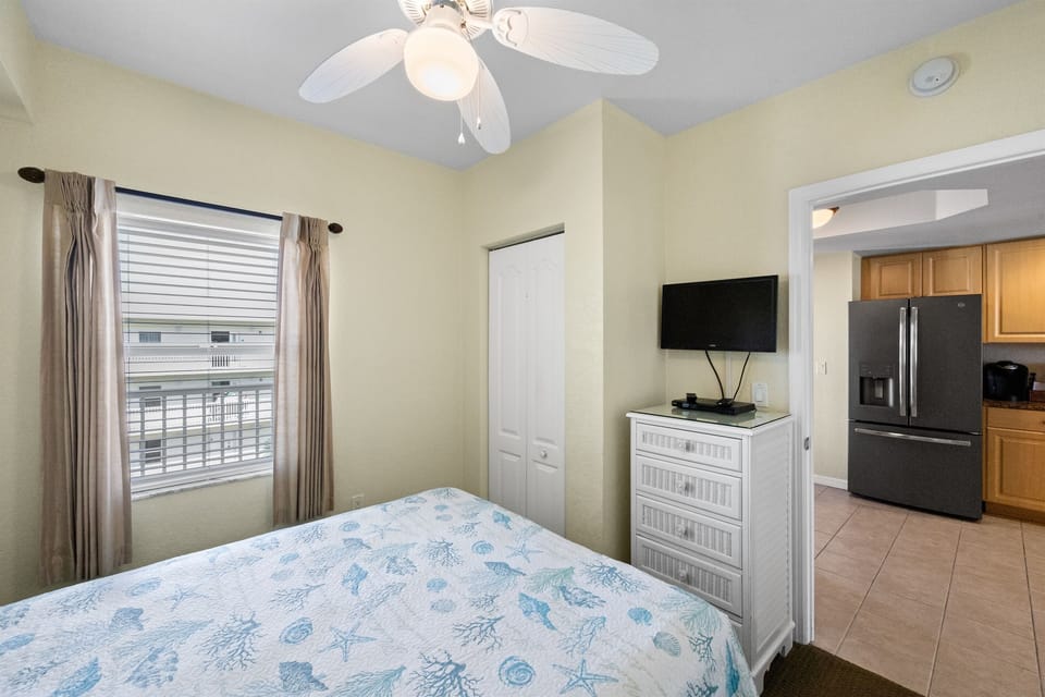 Tv's in both bedrooms and living room