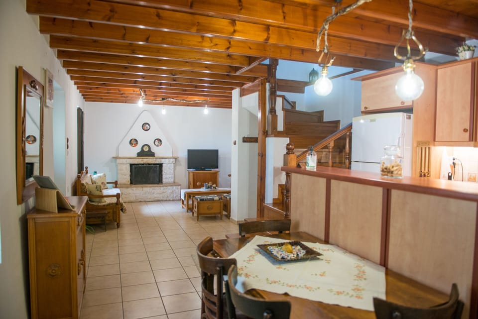 Traditional Duplex | Living area | 32-inch LED TV with digital channels, TV, fireplace