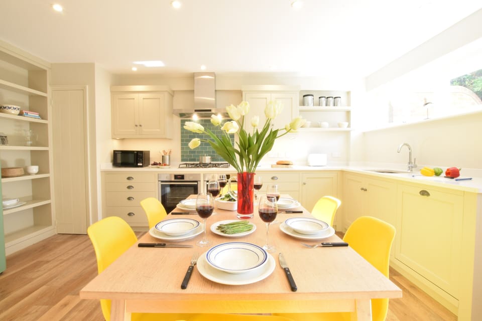 Fridge, dishwasher, cookware/dishes/utensils