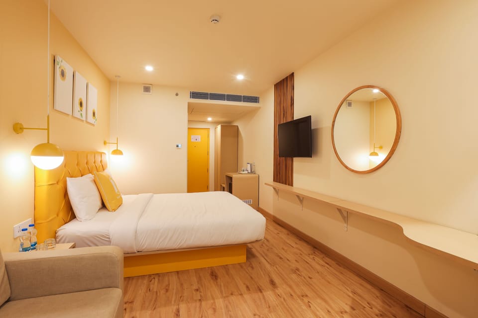 Superior Double Room | In-room safe, desk, soundproofing, iron/ironing board