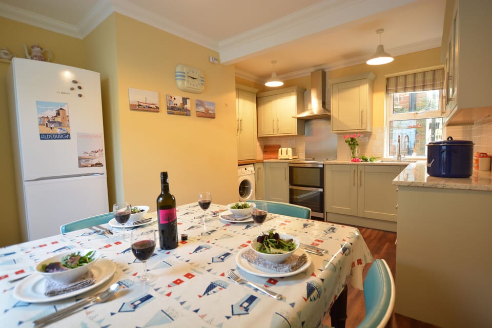 Fridge, dishwasher, cookware/dishes/utensils