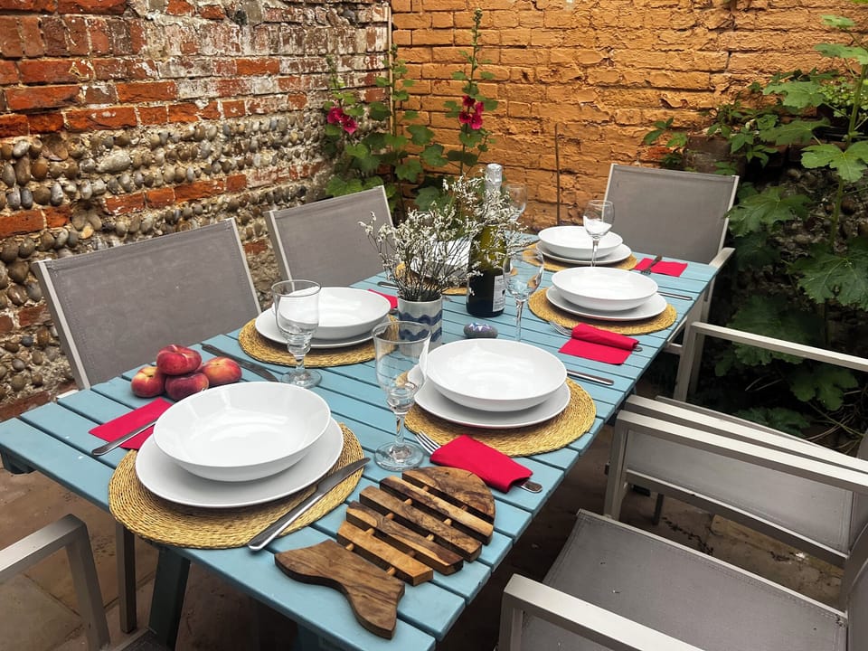 Cottage | Outdoor dining