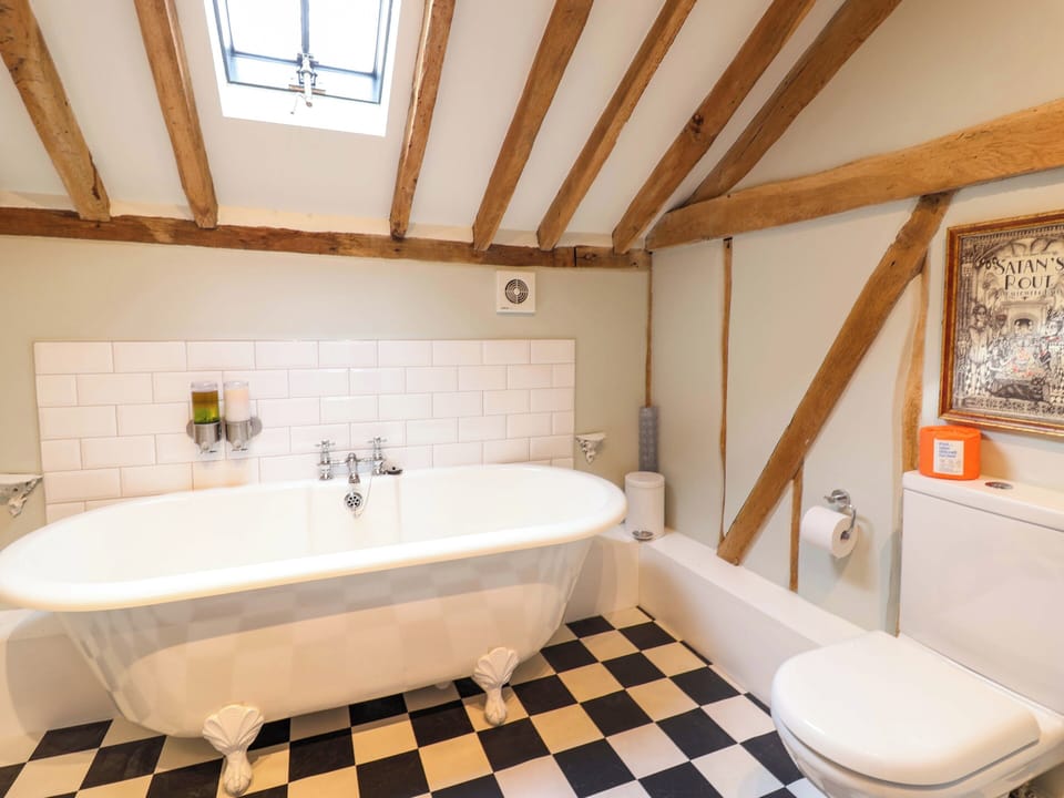 Fishpond House, Sotherton Cottage in Suffolk Coastal District