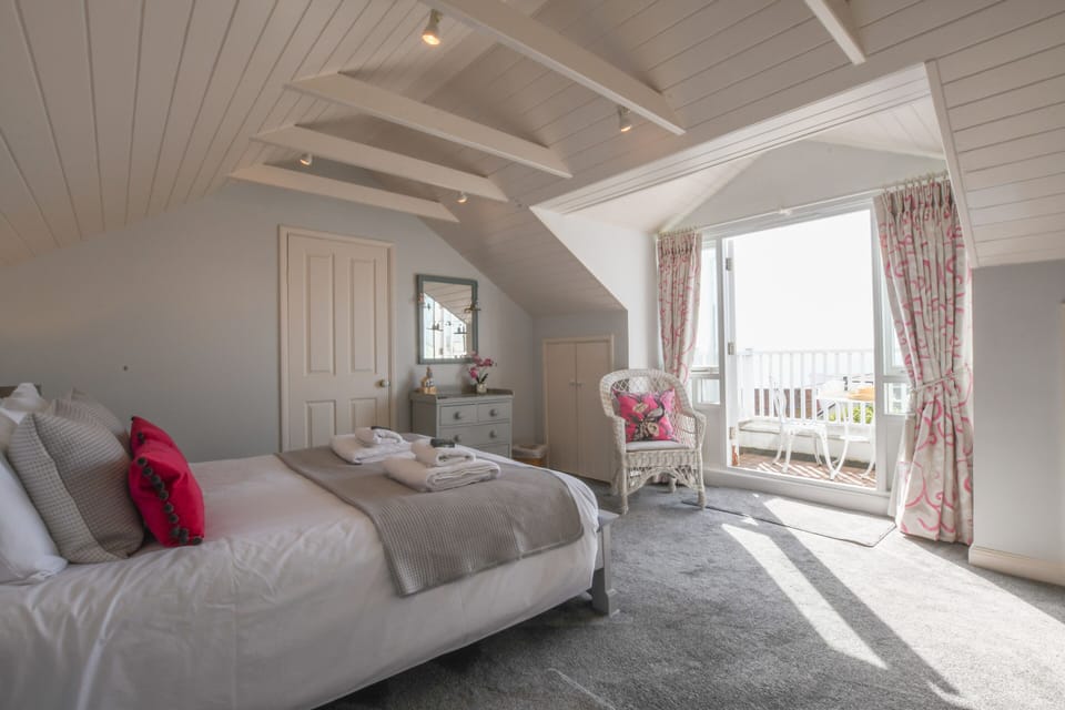 3 bedrooms, individually decorated, individually furnished, free WiFi