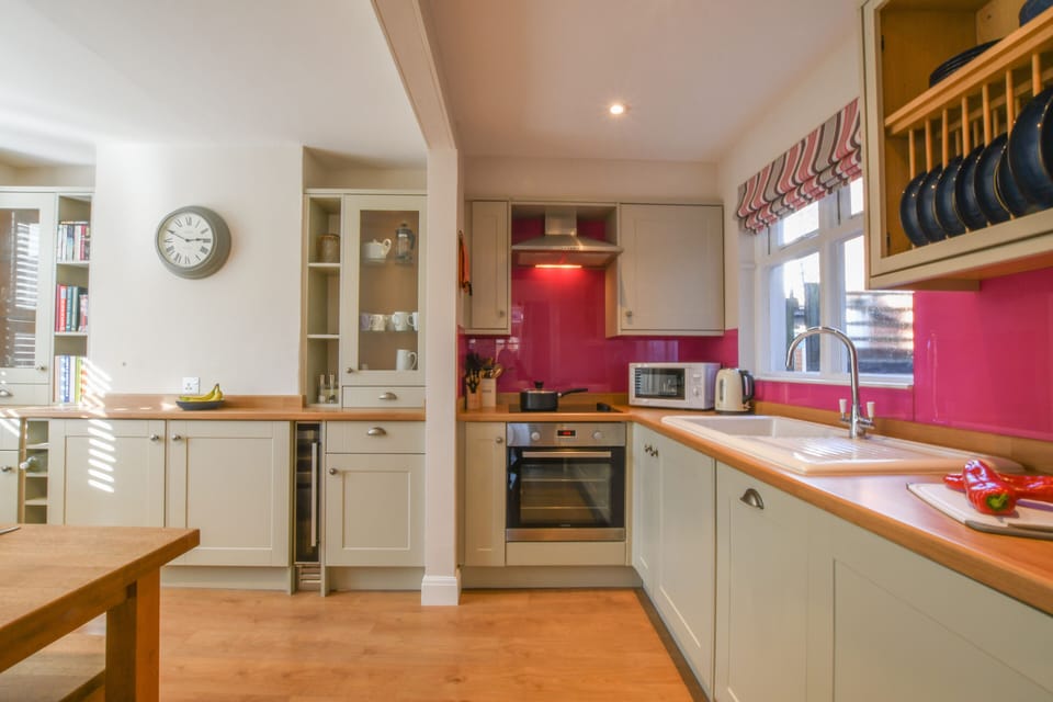 Fridge, dishwasher, cookware/dishes/utensils